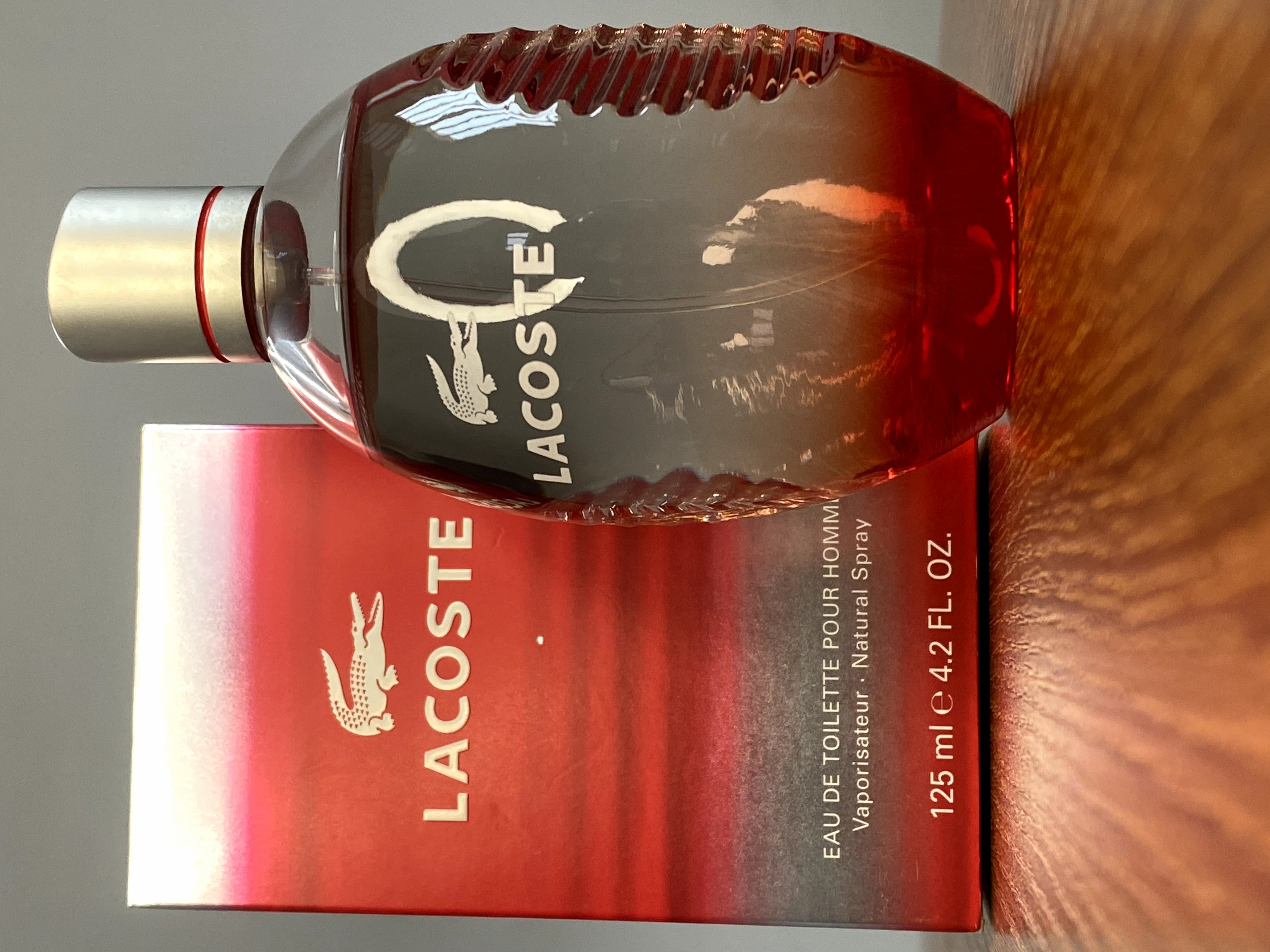 Élégance Rafraîchissante avec le Parfum Lacoste .